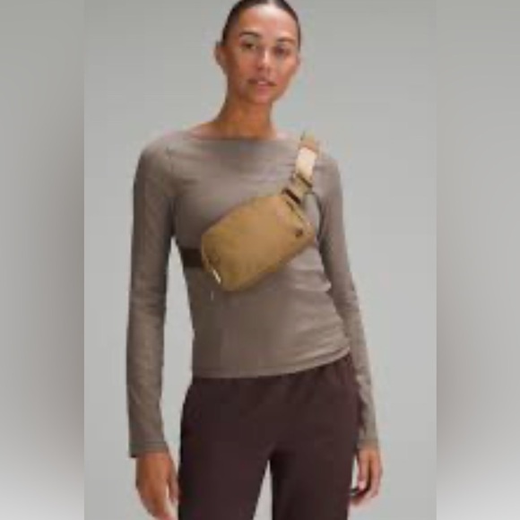 NWT Lululemon Athletica Everywhere Belt Bag 1L - Picture 1 of 6